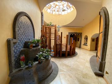 Impactante Residencia Estilo Colonial Mexicano en Hacienda de Vallescondido