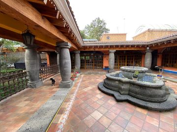 Impactante Residencia Estilo Colonial Mexicano en Hacienda de Vallescondido