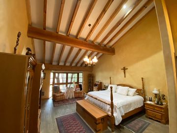 Impactante Residencia Estilo Colonial Mexicano en Hacienda de Vallescondido