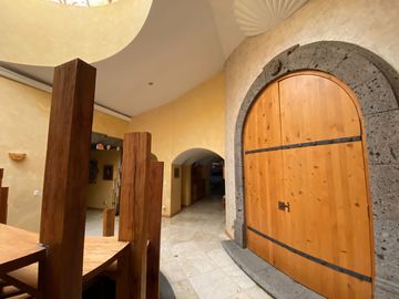 Impactante Residencia Estilo Colonial Mexicano en Hacienda de Vallescondido