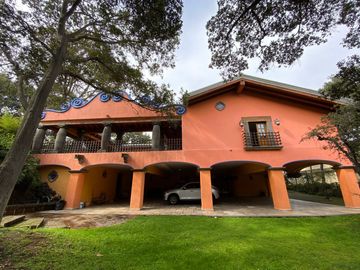 Impactante Residencia Estilo Colonial Mexicano en Hacienda de Vallescondido