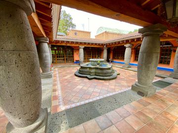 Impactante Residencia Estilo Colonial Mexicano en Hacienda de Vallescondido