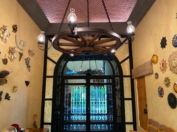 Impactante Residencia Estilo Colonial Mexicano en Hacienda de Vallescondido