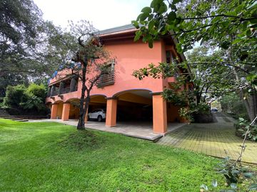 Impactante Residencia Estilo Colonial Mexicano en Hacienda de Vallescondido