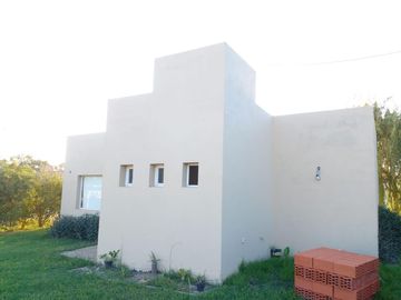 CASA EN Bº LA DOLLY - BRANDSEN