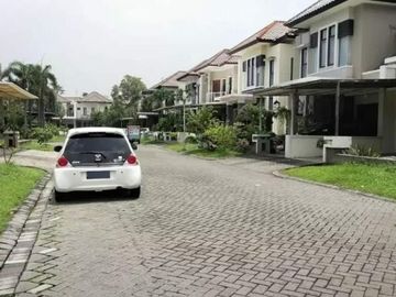 Rumah Semi Furnish Royal Residence Dekat Ivy School, Club House