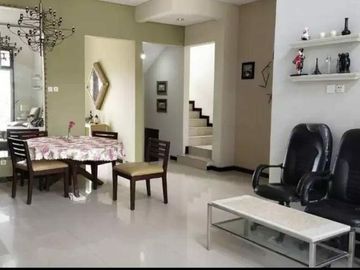 Rumah Semi Furnish Royal Residence Dekat Ivy School, Club House