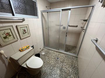 casa-local en arriendo/venta en granadillo. Cod V105244