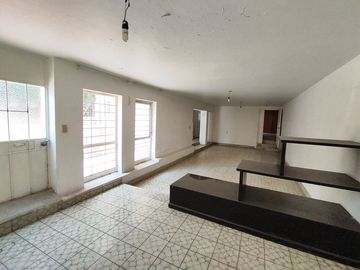 Casa ideal para notarías por la Minerva en venta