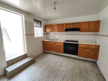 Casa ideal para notarías por la Minerva en venta