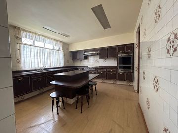 Casa ideal para notarías por la Minerva en venta