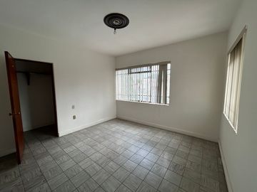 Casa ideal para notarías por la Minerva en venta