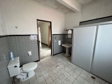 Casa ideal para notarías por la Minerva en venta