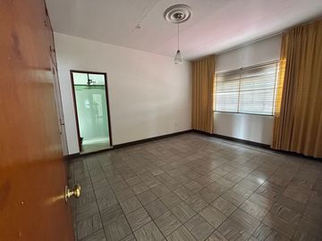 Casa ideal para notarías por la Minerva en venta
