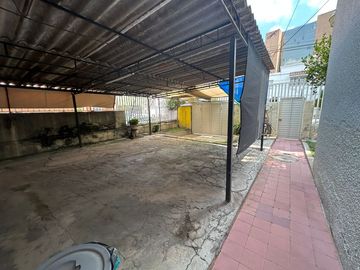Casa ideal para notarías por la Minerva en venta