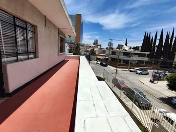 Casa ideal para notarías por la Minerva en venta
