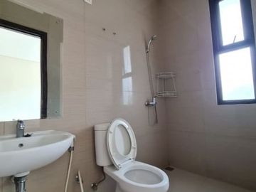 DIJUAL RUMAH MINIMALIS 2 LANTAI SIAP HUNI DI THE MOZIA BSD CITY