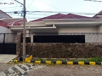 Rumah Sutorejo Selatan Carport 1, Garasi 1, Row 2 mobil