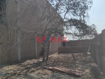 ‼️ POR EL MISMO PRECIO COMPRARIAS:? 1 LOTE DENTRO DEL CONDOMINIO O 3 LOTES DETRAS DEL CONDOMINIO

Terreno urbano  de 294.8 m2 Ubicado en el AAHH Ram