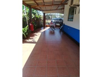 CASA EN QUINTA DE LAS FLORES EN LAS TABLAS
