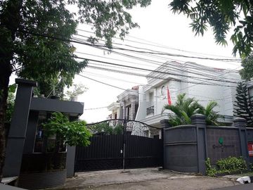 *FOR SALE, BURUAN LAGI TURUN HARGA*  Jual Rumah Mewah Lokasi Strategis di Perumahan Lebak Bulus Jaksel