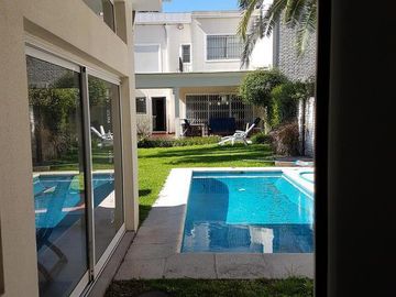 CASA EN VENTA EN TRONADOR 2700 COGHLAN