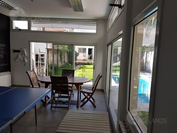 CASA EN VENTA EN TRONADOR 2700 COGHLAN