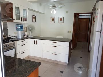 CASA EN VENTA EN TRONADOR 2700 COGHLAN