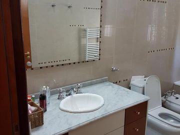 CASA EN VENTA EN TRONADOR 2700 COGHLAN