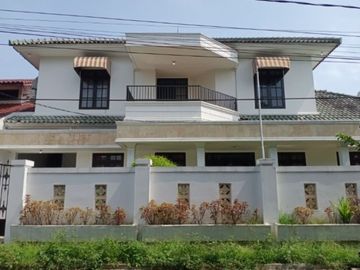 Rumah second 2 lt semi furnish 6 M di Cinere Depok
