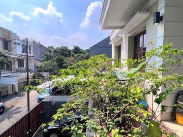 DIJUAL RUMAH at Jl PANGLIMA POLIM PANGPOL, JAKSEL