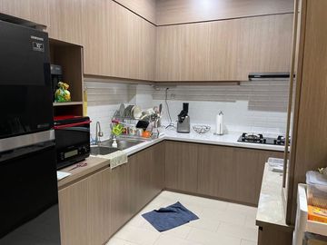 DIJUAL CEPAT RUMAH RAPIH SIAP HUNI SEMI FURNISH DI SEKTOR 1B GADING SERPONG