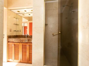 Venta Duplex 4 Amb Mas Dependencia, Cochera y Baulera en Pleno Recoleta