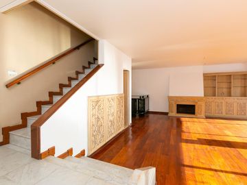 Venta Duplex 4 Amb Mas Dependencia, Cochera y Baulera en Pleno Recoleta