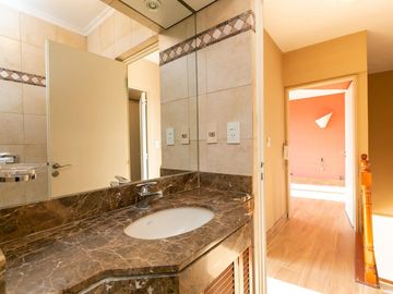 Venta Duplex 4 Amb Mas Dependencia, Cochera y Baulera en Pleno Recoleta