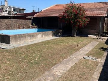 Venta Lote con pileta barrio Los Alamos Longchamps