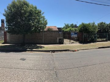 Venta Lote con pileta barrio Los Alamos Longchamps