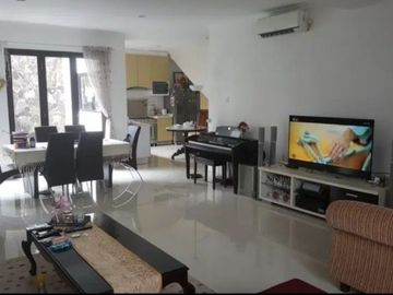 Rumah Ciputat Perumahan Exclusive Town House