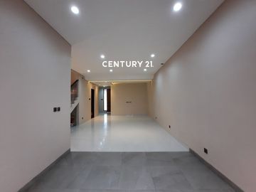 Rumah Ada Taman Belakang Di Graha Raya Gb 18097