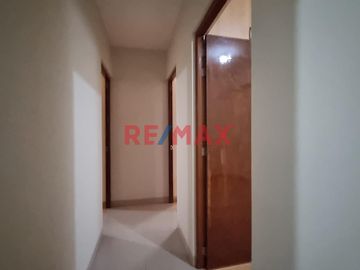 ¡Tu nuevo hogar te espera en la Urbanización Santa Victoria! 🏡✨  

📍Ubicación privilegiada
Descubre este acogedor departamento en el 2do piso con a
