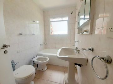 RETASADO PRECIOSO DEPARTAMENTO DE 4 AMBIENTES MUY LUMINOSO EN VENTA