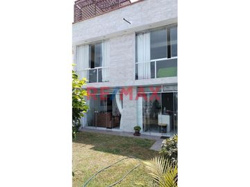 TENEMOS ÉSTA HERMOSA CASA EN EL BALNEARIO LAS DELICIAS, MOCHE, TRUJILLO, LA LIBERTAD.
ESTÁ UBICADA EN LA URBANIZACION SOL DE LAS DELICIAS II; A 5 MIN