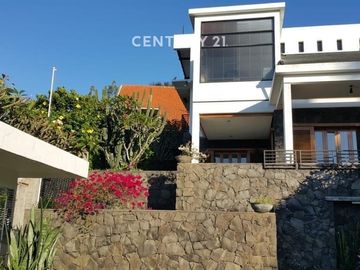 Rumah Semi Furnished 3 Lantai Tanah Luas Di Dago Pakar Bandung