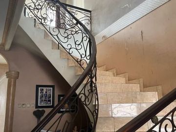 12 Bedroom House for sale