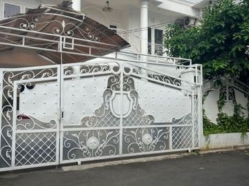 12 Bedroom House for sale