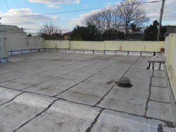 CASA EN LOTE PROPIO DE 3 AMBIENTES. SUP.10 mts X 44 mts2.