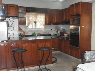 CASA EN LOTE PROPIO DE 3 AMBIENTES. SUP.10 mts X 44 mts2.