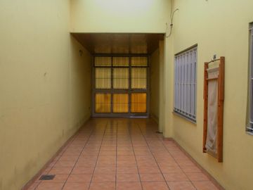 CASA EN LOTE PROPIO DE 3 AMBIENTES. SUP.10 mts X 44 mts2.