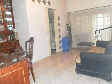 CASA EN LOTE PROPIO DE 3 AMBIENTES. SUP.10 mts X 44 mts2.