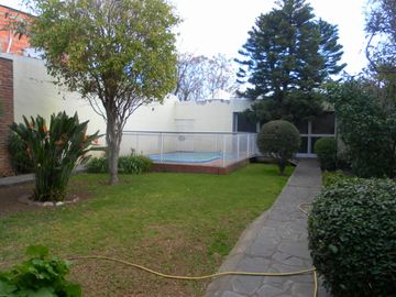 CASA EN LOTE PROPIO DE 3 AMBIENTES. SUP.10 mts X 44 mts2.